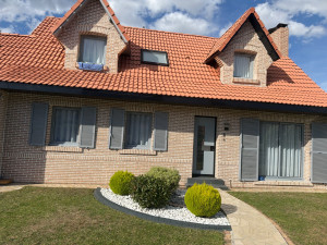 Photo de galerie - Nettoyage complet de la toiture au Karcher haute pression et mise d’un imperméable