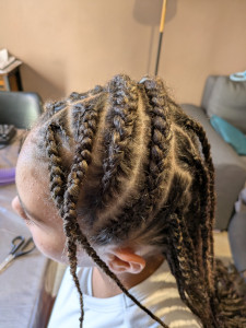 Photo de galerie - Voici une des coiffures que j'ai pu réalisé, je fais des vanilles, braids, tresses avec ou sans rajouts, départ de locks... Expérience avec cheveux crépus mais tous types de cheveux ok !