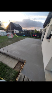 Photo de galerie - Reprise + Agrandissement dalle béton sur pieux pour futur pergola. 