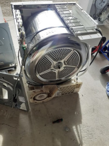 Photo de galerie - Changement de courroie sur un seche-linge 