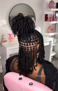 Photo de galerie - Bonjour je fais des tresses à domicile sans rajout et avec rajout  sans rajout 30€ avec rajout  45€