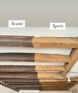 Photo de galerie - Rénovation et décapage de poutres en bois – résultat avant / après (sablage et aérogommage)