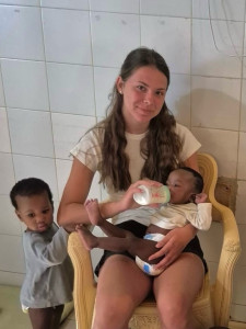 Photo de galerie - Aide pour donner le biberon 