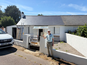 Photo de galerie - Après le changement de Toiture, et après la peinture du murets et   de la façade