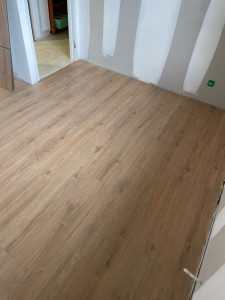 Photo de galerie - Pose d’un sol stratifié 