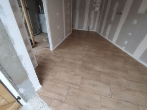 Photo de galerie - Pose de carelage après avoir fait le placo