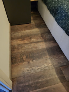 Photo de galerie - Parquet et plinthes 