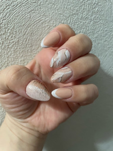 Photo de galerie - Ongles pose américaine.