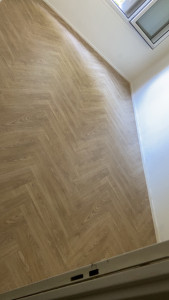 Photo de galerie - La pose de sol après chez une voisine 