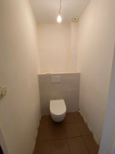 Photo de galerie - Rénovation de toilettes , pose de bâti support, gébérit plus le carrelage