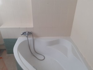 Photo de galerie - Robinet de baignoire d'origine baignoire avant remplacement et modifications