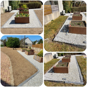 Photo de galerie - -Engazonnement gazon rustique Pro Sud 
-Délimitation par une pose de bordure en pavé gris