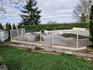 Photo de galerie - Fin de la pose de la clôtures grillagé 
