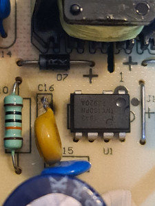 Photo de galerie - Réparation de carte électronique de plaque à induction  