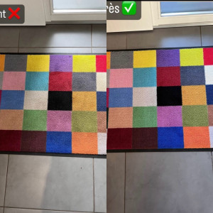 Photo de galerie - Tapis d’entrée aux couleurs jaune, orange, rouge, nettoyé en profondeur. Sur la photo, on voit l’état avant, très sale, et après le nettoyage, les couleurs sont ravivées, éclatantes, comme neuves. Parfait pour accueillir vos invités. 