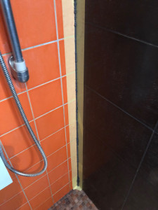 Photo de galerie - Réfection des joints d’une douche italienne 