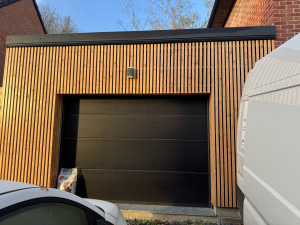 Photo de galerie - Bardage, porte garage sectionnelle 