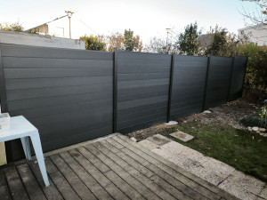 Photo de galerie - Pose clôture composite 