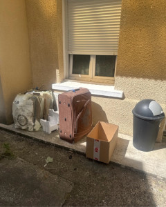 Photo de galerie - Aide à la personne - récupération déchets et dépose à la déchèterie 