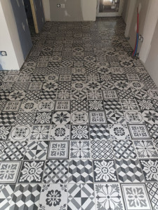 Photo de galerie - Carrelage décor 20*20.