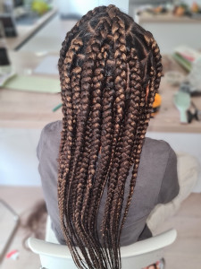 Photo de galerie - Coiffure enfants avec rajouts