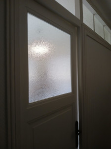 Photo de galerie - Remplacement vitrage translucide porte intérieure. 