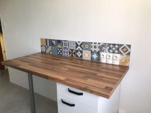 Photo de galerie - Installation montage bureau 