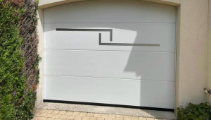 Photo de galerie - Pose de porte de garage sectionnelle motorisé 