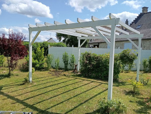 Photo de galerie - Finition peinture pergola 