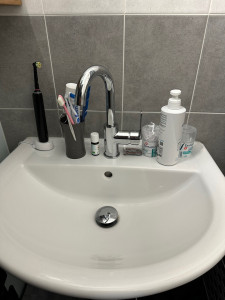 Photo de galerie - Installation de lavabo, comprenant le mitigeur et son raccordement