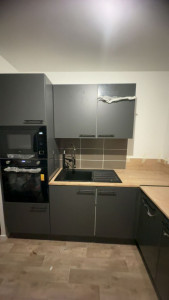 Photo de galerie - Bricoleur polyvalent avec tout le matériel nécessaire 
je vous propose mes services.montage tout type de meubles, montage cuisine salle de bain,pose parquet, support tv lustre, rideaux... n' hésitez pas à me contacter 