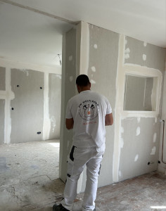 Photo de galerie - Reagencemement complet d'un pavillon
placo-enduits-electricite-peinture.