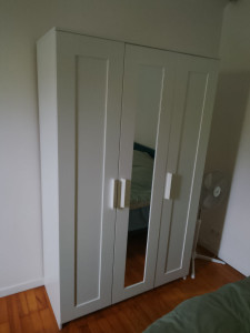 Photo de galerie - Montage d'une armoire 3 portes IKEA Brimnes 