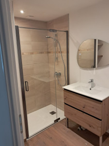 Photo de galerie - Création d une douche à la italienne et son meuble vasque. 