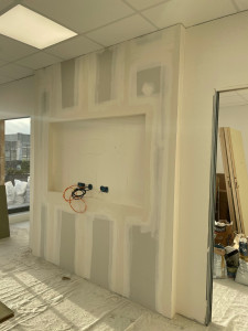 Photo de galerie - Création d’une niche en Placo plâtre à l’arrière avec passage de l’électricité 