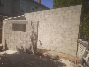 Photo de galerie - Création d’un abri en parpaing client, satisfait