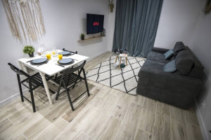 Photo de galerie - Réalisation d’un chantier home staging : carrelage , enduit , peinture … etc 