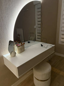 Photo de galerie - Meuble suspendu avec miroir