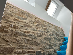 Photo de galerie - Réalisation de jointage de pierre à la chaux en intérieur