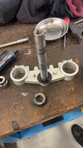 Photo de galerie - Remplacement roulements de colonne de direction 