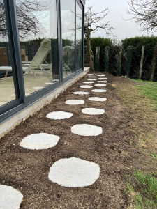 Photo de galerie - Création d’une allée en pas japonais (2/2) 