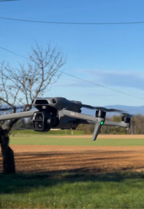 Photo de galerie - Prestation de vidéographie et photographie par drone ! Ici mon DJI air 3S 