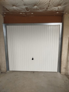 Photo de galerie - Pose porte basculante 