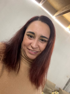 Photo de galerie - Je travail déjà comme agent d’entretien dans les entreprise et dans les hall d’entrée des immeubles je suis très souriante et a l’écoute 