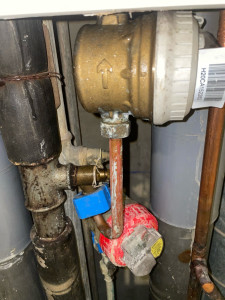 Photo de galerie - Recherche de fuite détecter par la société C.M.R ( réparation sur place effectuer ) .