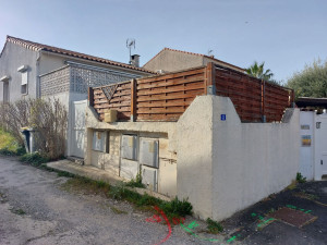 Photo de galerie - Avant remplacement brise vue bois par lames PVC persiennes.