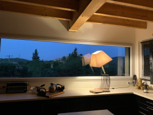 Photo de galerie - Création d'une œuvre d'art !  objet détourné: La Fourche qui devient une lampe !