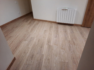 Photo de galerie - Pose de revêtement sol pvc avec Plinthes 