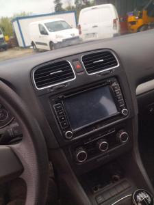 Photo de galerie - Montage d'un poste carplay 