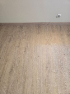 Photo de galerie - Pose de parquet clipé et remplacement de prises électriques 